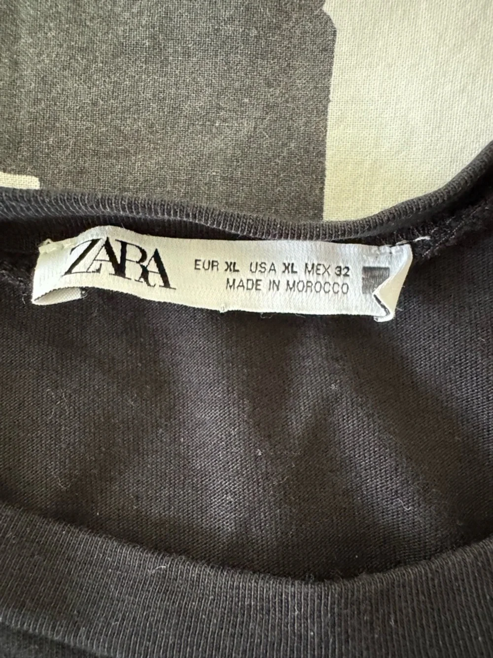 Zara Black Puff Sleeve Tee - Picture 3 of 3
